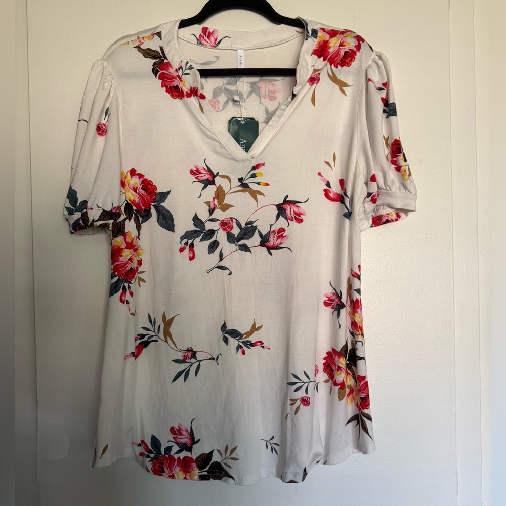 Women’s White Red Floral Short Sleeve Top Size XL NWT